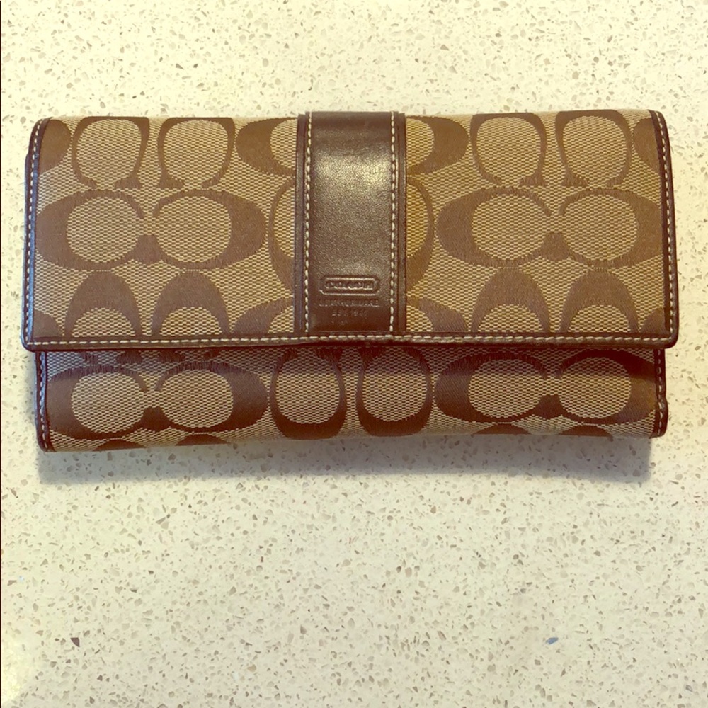 Coach Checkbook Wallet